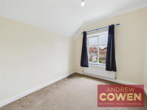 3 bed House for sale Image 12