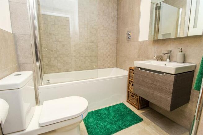 BATHROOM/W.C.
