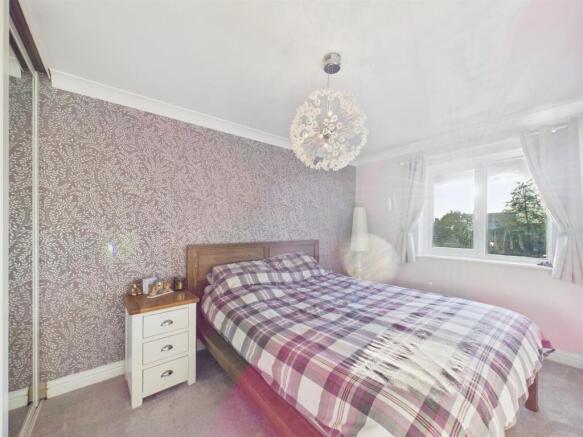 3 bed Terraced for sale Image 5