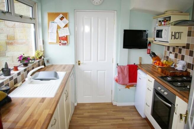 MODERN KITCHEN