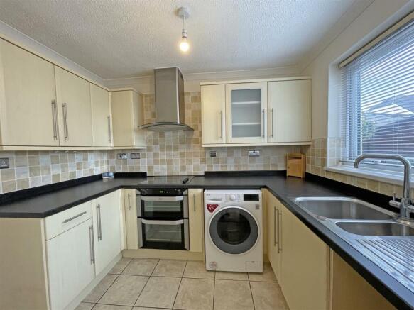 Crownhill Road 157 Kitchen.jpg