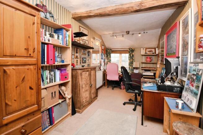 4 bed Terraced for sale Image 12