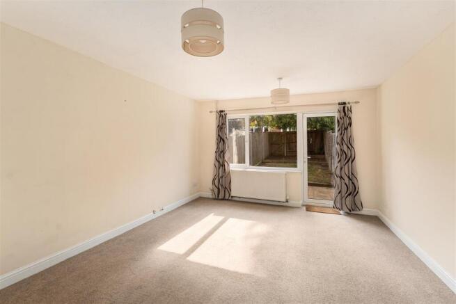 17 Frensham Close, Banbury-7.jpg