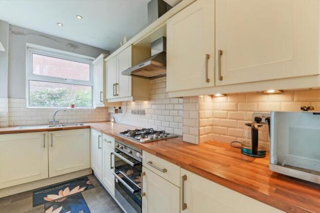 4 bed Terraced for sale Image 9