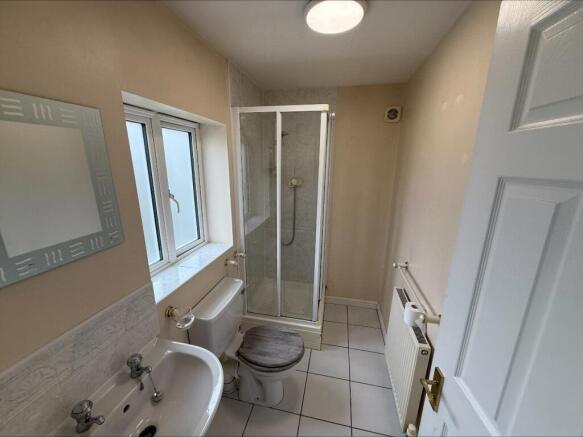 4 bed Detached to rent Image 10