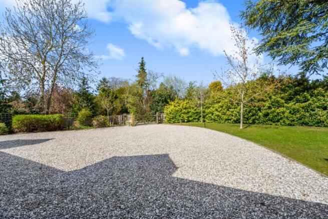 EXPANSIVE DRIVEWAY.jpg