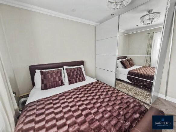 3 bed Town House for sale Image 7