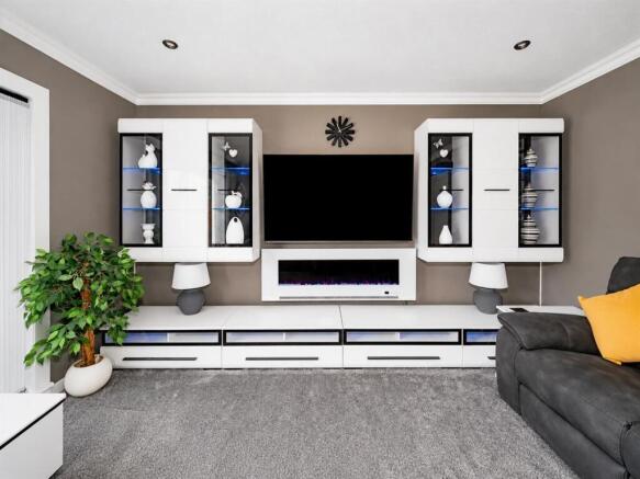 80 Drumgeith Road Dundee-4.jpg