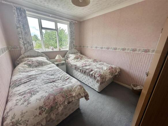 4 bed Semi-Detached for sale Image 9