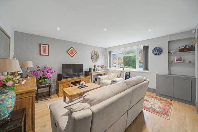 4 bed Semi-Detached for sale Image 5