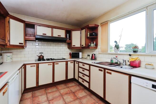 3 bed Detached Bungalow for sale Image 4
