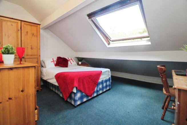 5 bed Terraced for sale Image 11