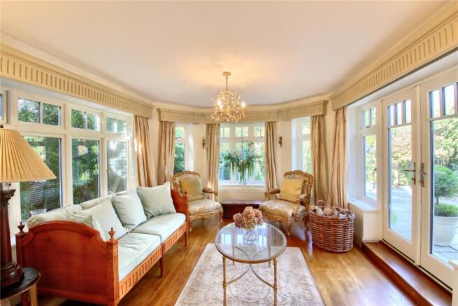 4 bed Detached for sale Image 6