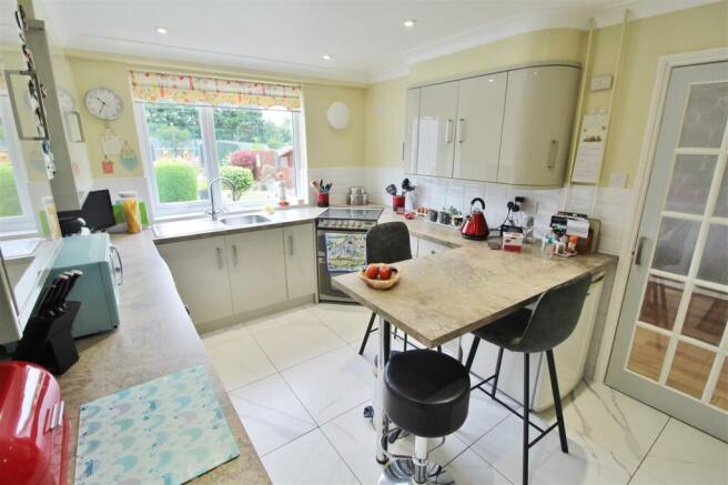 BREAKFAST KITCHEN