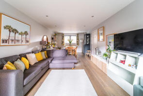 34, Bemerton Street, London N1 0BS