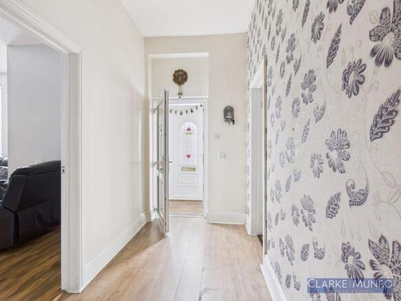 5 bed Detached for sale Image 11