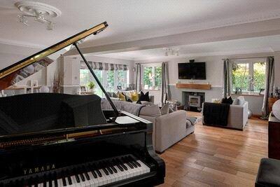 Hewshott Lane, Liphook, Hampshire, GU30 photo 4