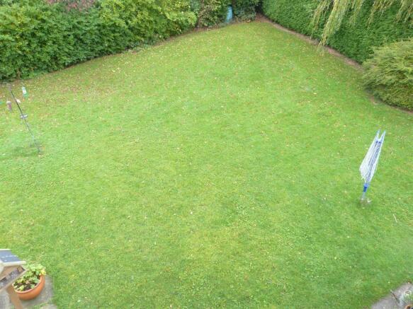 GARDEN TO THE REAR