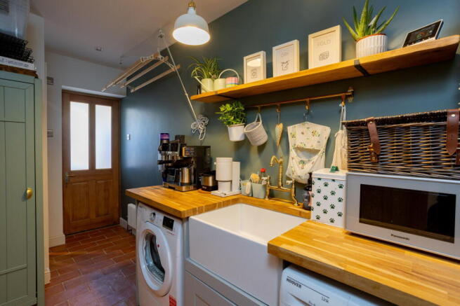 4 bed Semi-Detached for sale Image 9
