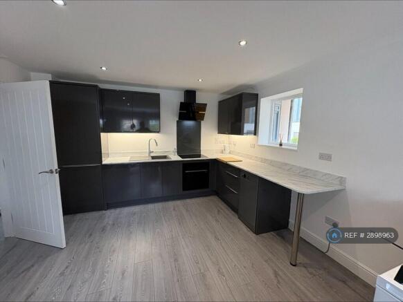 Open Plan Kitchen - Breakfast Bar