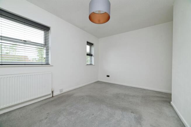 2 bed Semi-Detached for sale Image 12