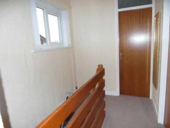 FIRST FLOOR LANDING