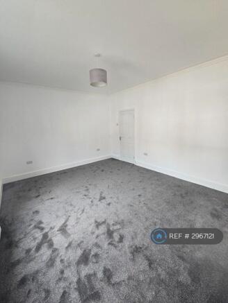 3 bed Terraced to rent Image 9