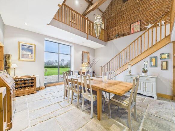 Entrance Hall / Dining Room