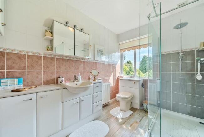 Shower room 2