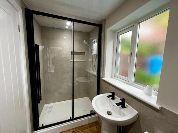 4 bed Terraced to rent Image 12