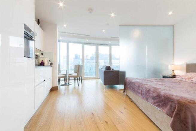Studio flat on Arena Tower, London, £290,000