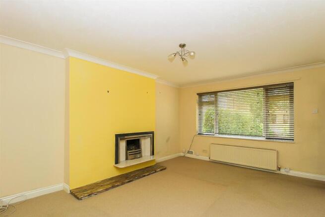 2 bed Semi-Detached Bungalow for sale Image 4