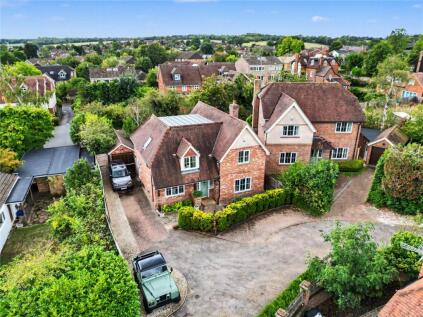 Devey Close, Knebworth, Hertfordshire, SG3