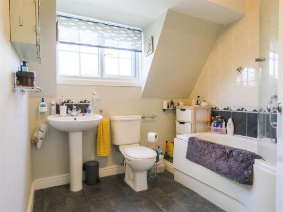 Bathroom.JPG