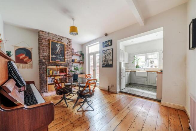 Kitchen / Dining Area