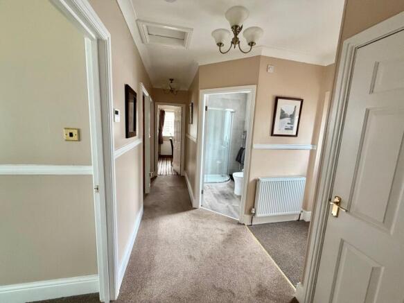 4 bed Detached Bungalow for sale Image 10