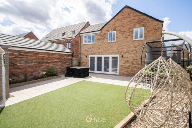 4 bed Detached for sale Image 3