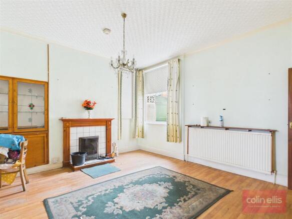 4 bed Semi-Detached for sale Image 4