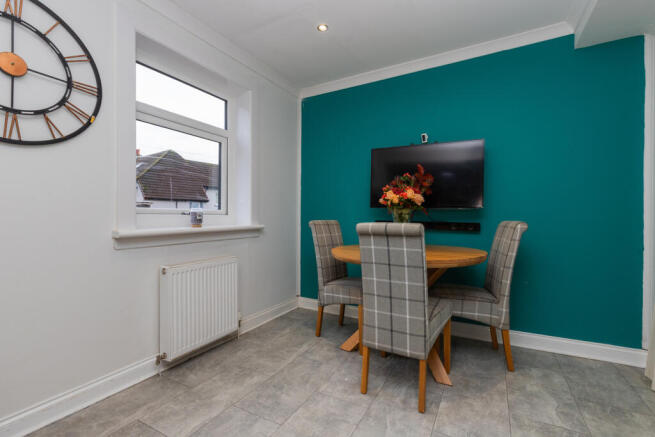 16, Renshaw Road, Elderslie,  Renfrewshire, PA5 9L