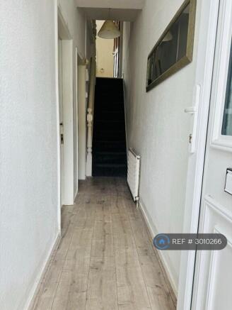 1 bed House Share to rent Image 6