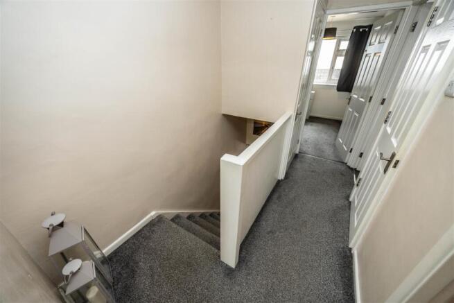 4 bed Town House for sale Image 11