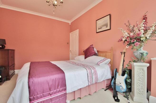 Bedroom 2 Pic 2
