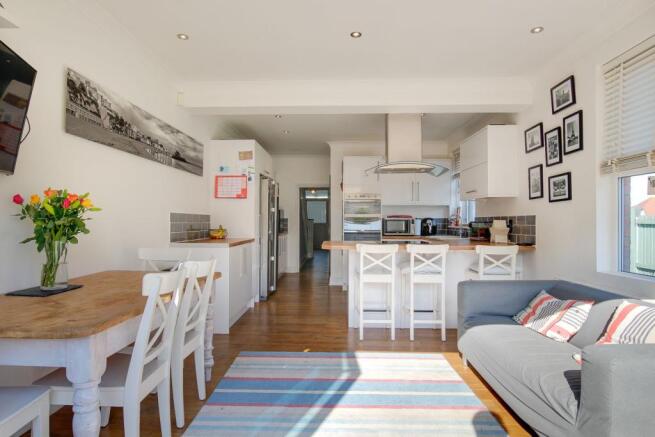 Kitchen / Breakfast