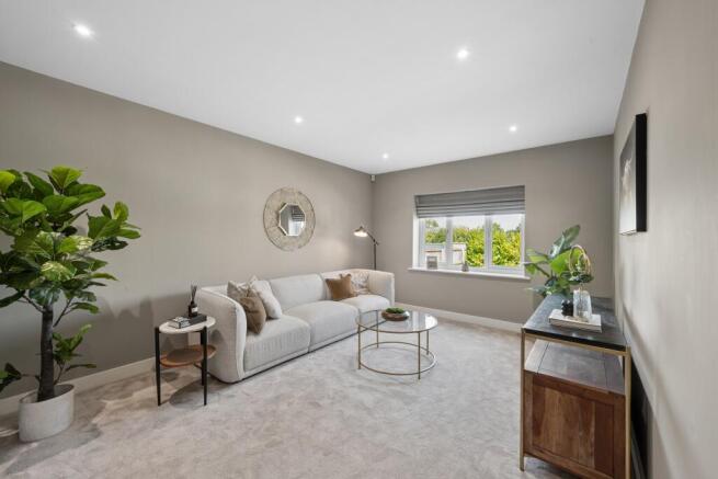 5 bed Detached for sale Image 12