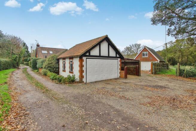 Garage & Car Port