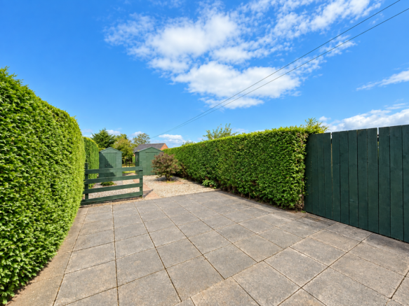 31 Larchfield Road, Dumfries, DG1 4HT - Braidwoods