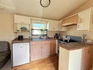 Willerby Vacation Se Kitchen At Breydon Water Holi