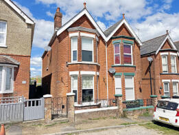 30, Coronation Road, Cowes PO31 7JY