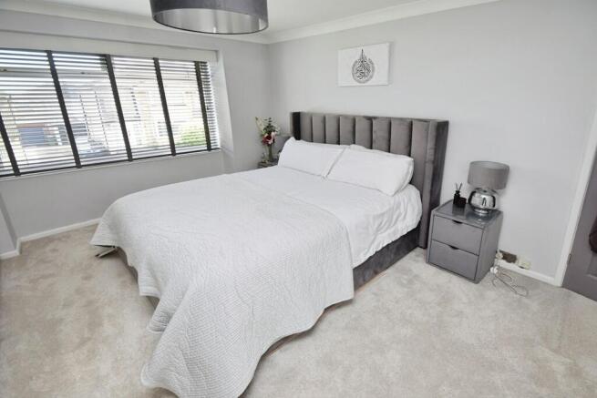 3 bed Semi-Detached for sale Image 7