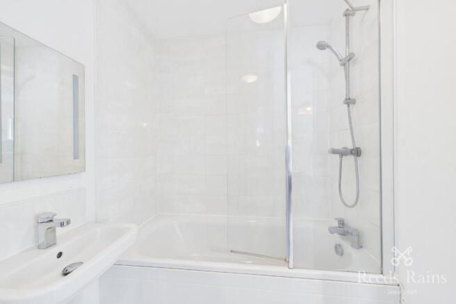 2 bed End of Terrace to rent Image 9